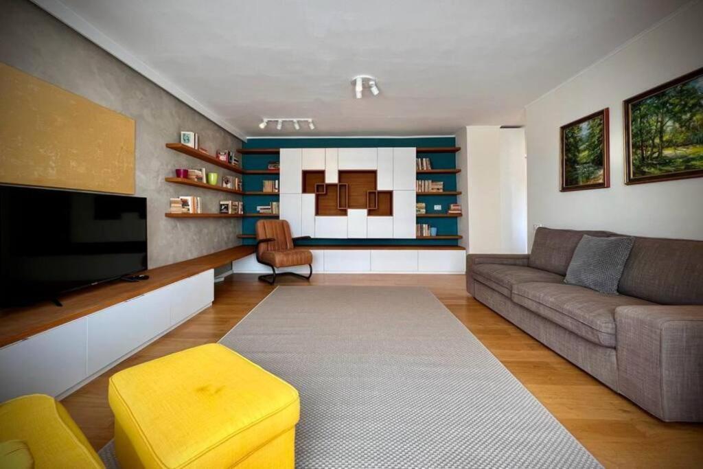 Bright And Modern Home Timişoara Buitenkant foto